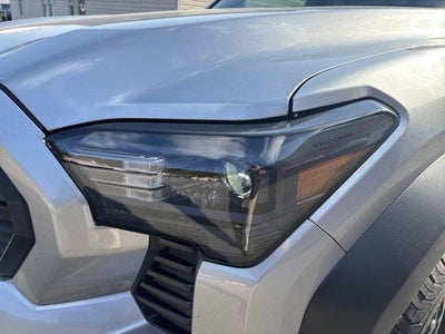 2025 Toyota Tacoma 4WD 4WD SR Double Cab 5' Bed MT (Natl)