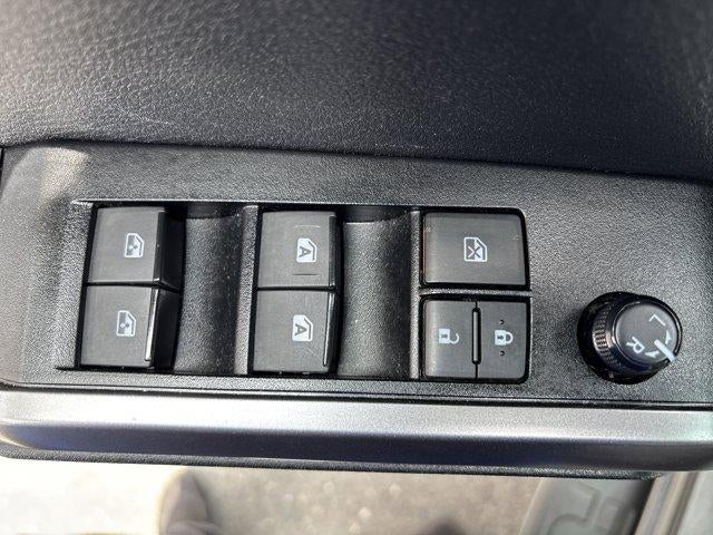 2023 Toyota Tacoma 4WD 4WD SR5 Double Cab 5' Bed V6 AT (GS)
