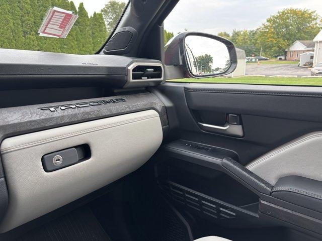 2026 Toyota Tacoma 4WD 4WD Limited Double Cab 5' Bed AT (Natl)