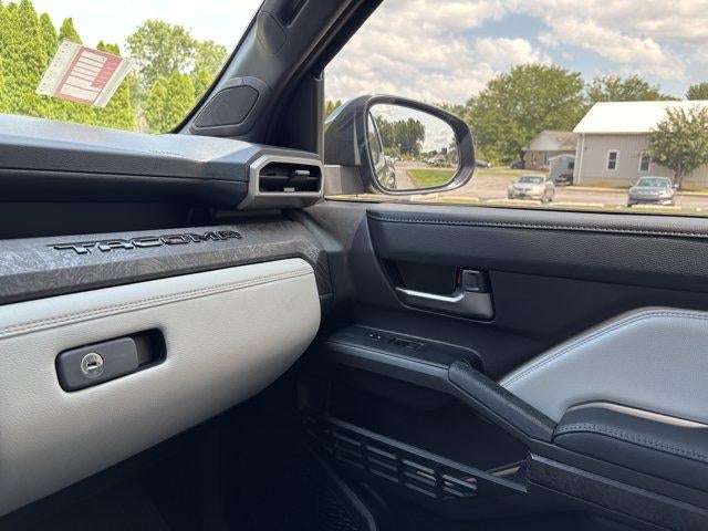 2026 Toyota Tacoma 4WD 4WD Limited Hybrid Double Cab 5' Bed AT (Natl)