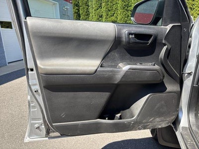 2022 Toyota Tacoma 4WD 4WD SR5 Access Cab 6' Bed I4 AT (Natl)
