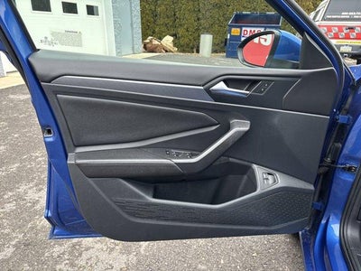 2024 Volkswagen Jetta SE Auto