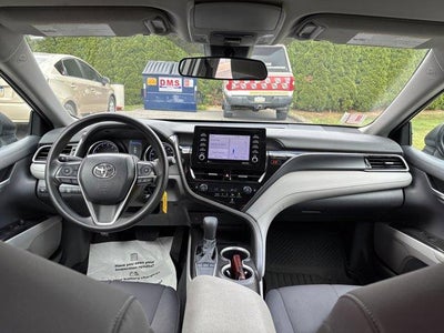 2024 Toyota Camry LE Auto (SE)