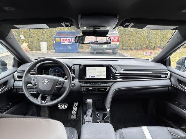 2025 Toyota Camry LE (SE)