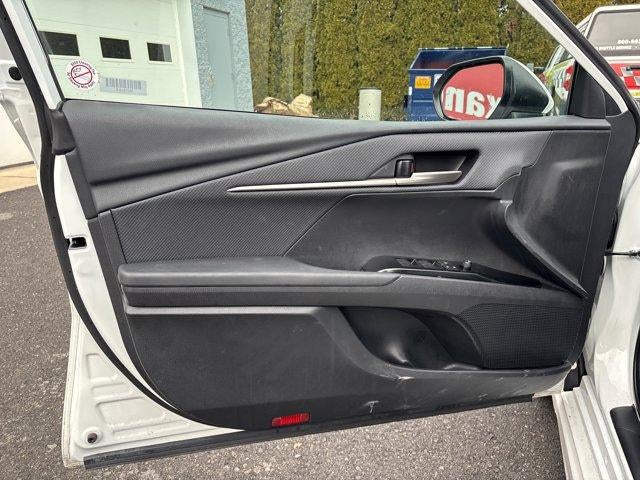 2025 Toyota Camry LE (SE)