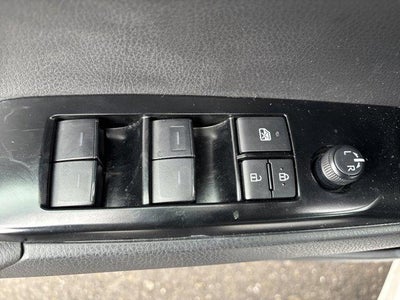 2025 Toyota Camry LE (SE)