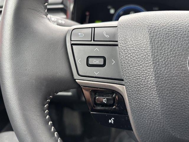 2025 Toyota Camry LE (SE)