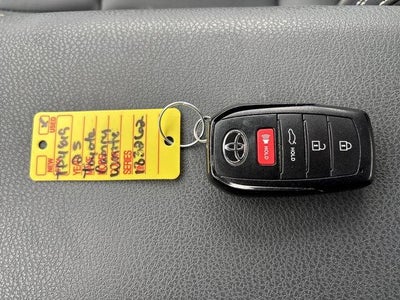 2025 Toyota Camry LE (SE)