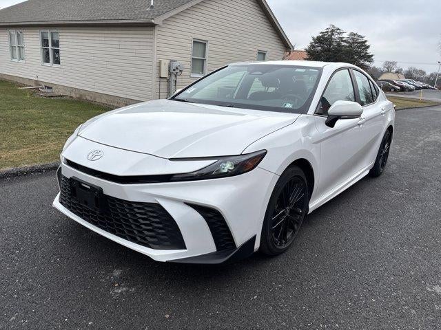 2025 Toyota Camry LE (SE)