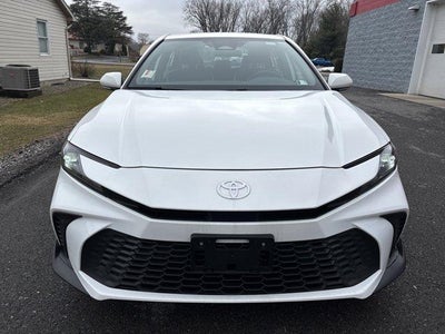 2025 Toyota Camry LE (SE)