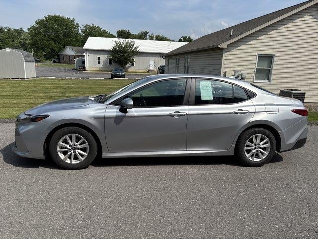 2025 Toyota Camry LE (SE)
