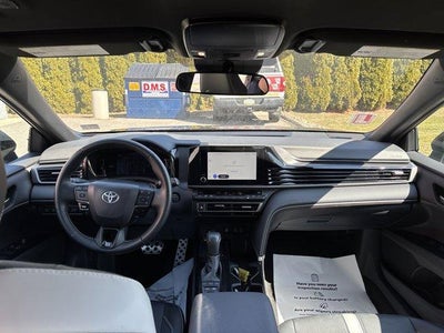 2025 Toyota Camry SE (SE)