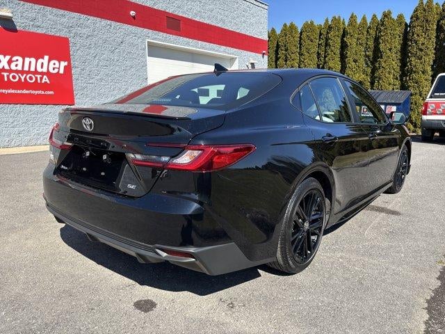 2025 Toyota Camry SE (SE)