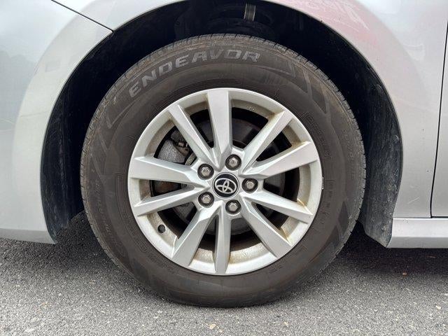 2025 Toyota Camry LE (SE)