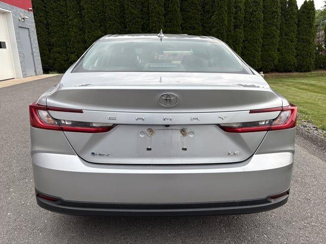 2025 Toyota Camry LE (SE)