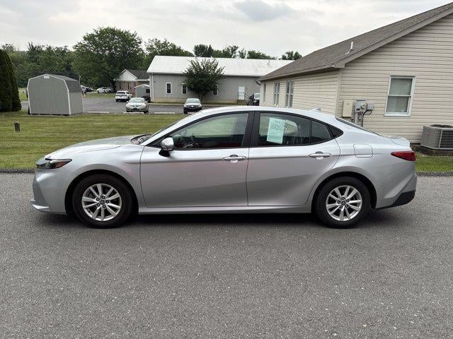 2025 Toyota Camry LE (SE)