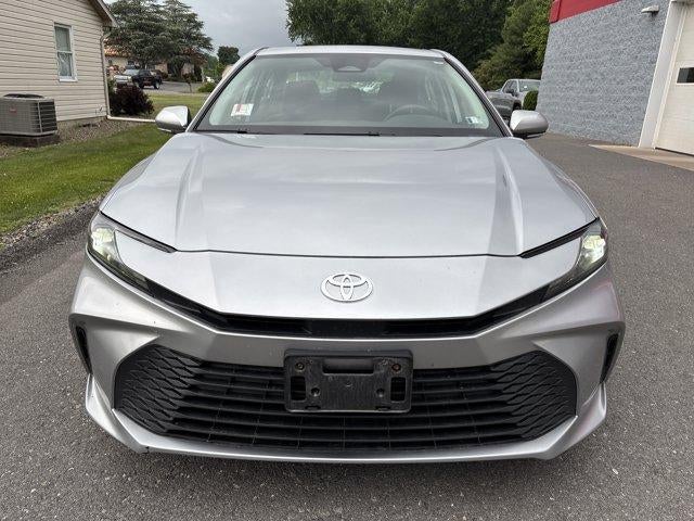 2025 Toyota Camry LE (SE)