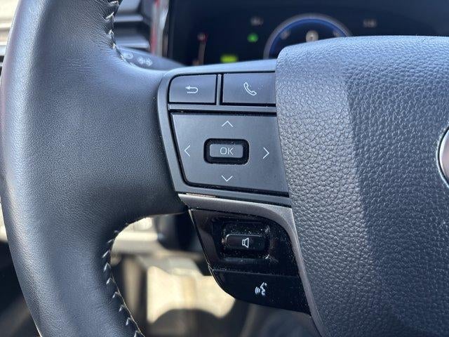 2025 Toyota Camry SE (SE)