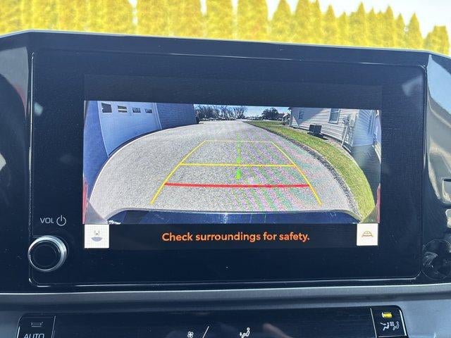 2025 Toyota Camry SE (SE)