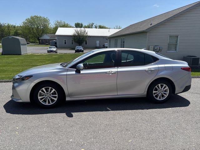 2025 Toyota Camry LE (SE)