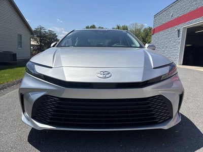 2025 Toyota Camry LE (SE)
