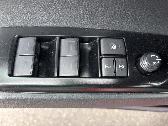 2026 Toyota Camry SE AWD (Natl)