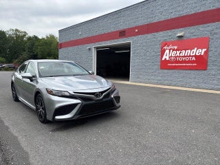2024 Toyota Camry SE Auto (SE)