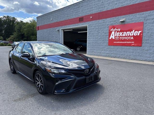 2024 Toyota Camry SE Auto (SE)