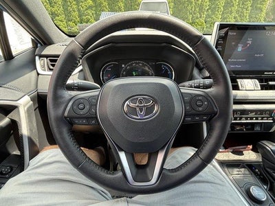 2022 Toyota RAV4 Hybrid XSE AWD (Natl)