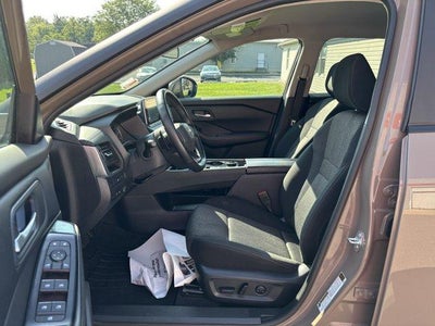 2025 Nissan Rogue AWD SV