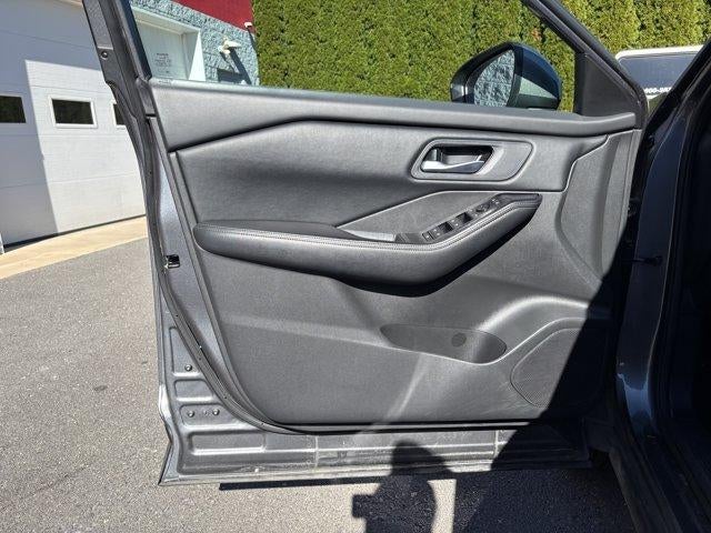 2025 Nissan Rogue AWD SV