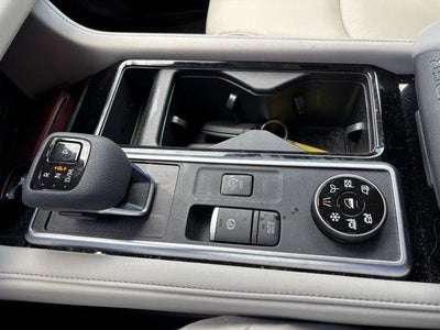 2025 Nissan Pathfinder SL 4WD