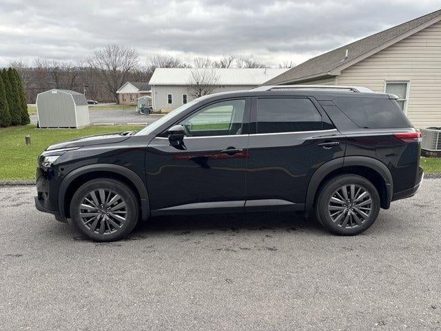 2025 Nissan Pathfinder SL 4WD