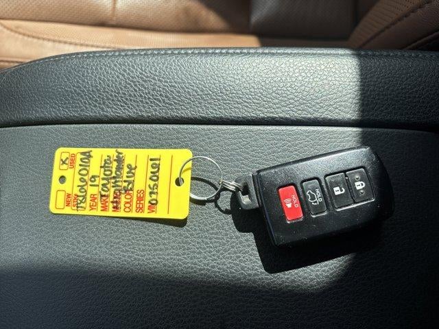 2019 Toyota Highlander Hybrid Limited V6 AWD (Natl)