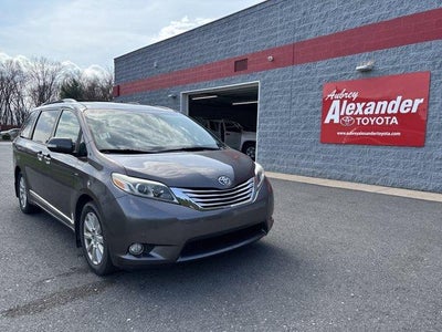2017 Toyota Sienna XLE AWD 7-Passenger (Natl)