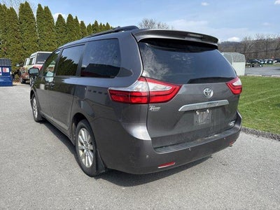 2017 Toyota Sienna XLE AWD 7-Passenger (Natl)