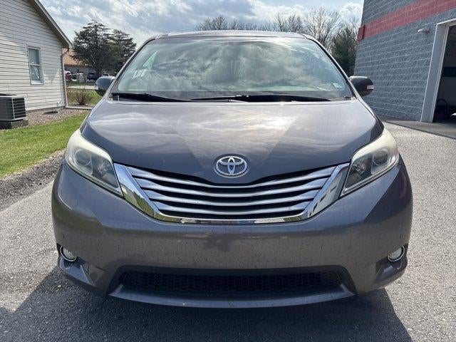 2017 Toyota Sienna XLE AWD 7-Passenger (Natl)