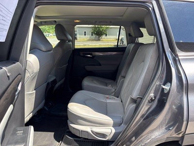 2024 Toyota Highlander Hybrid Platinum AWD (Natl)