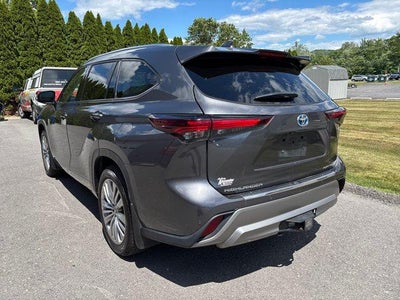2024 Toyota Highlander Hybrid Platinum AWD (Natl)