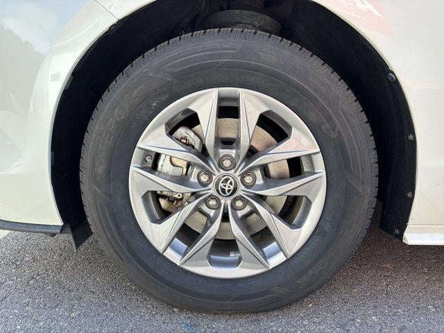 2021 Toyota Sienna XLE FWD 8-Passenger (Natl)
