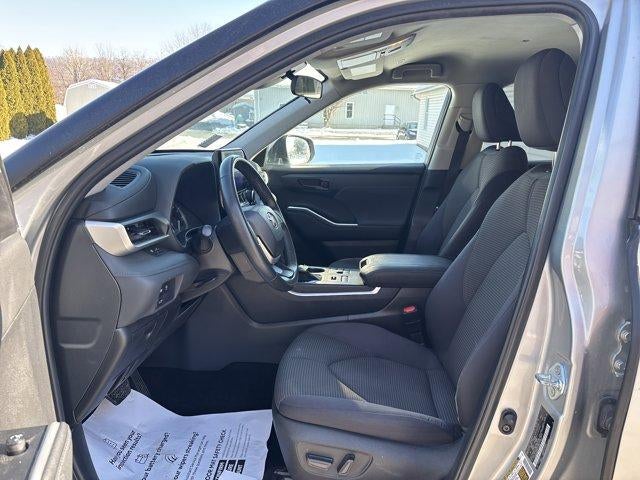 2024 Toyota Highlander LE AWD (SE)