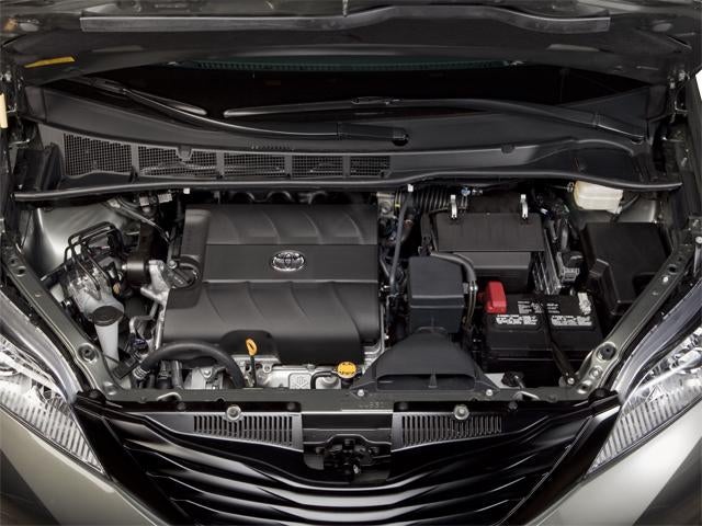 2012 Toyota Sienna 5dr 8-Pass Van V6 LE FWD (Natl)