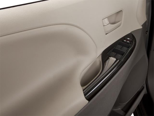 2012 Toyota Sienna 5dr 8-Pass Van V6 LE FWD (Natl)