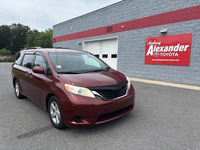 2013 Toyota Sienna 5dr 8-Pass Van V6 LE FWD (Natl)
