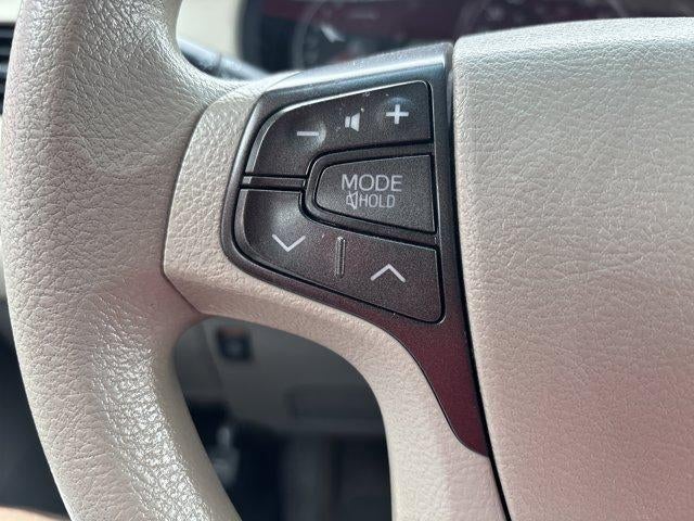 2013 Toyota Sienna 5dr 8-Pass Van V6 LE FWD (Natl)