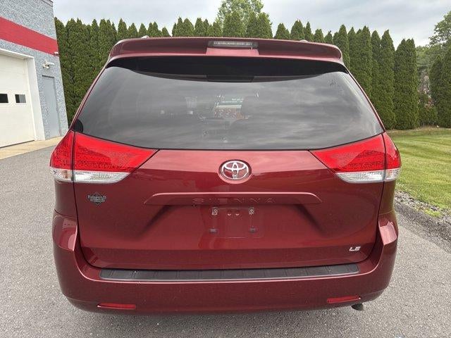 2013 Toyota Sienna 5dr 8-Pass Van V6 LE FWD (Natl)