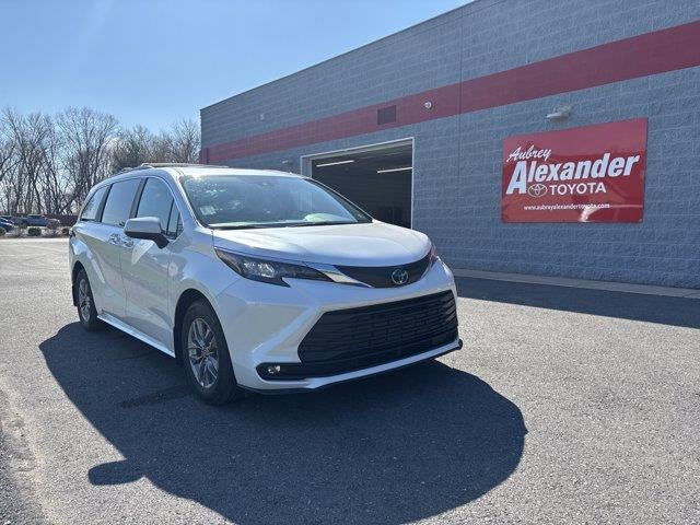 2025 Toyota Sienna XLE AWD 7-Passenger (Natl)