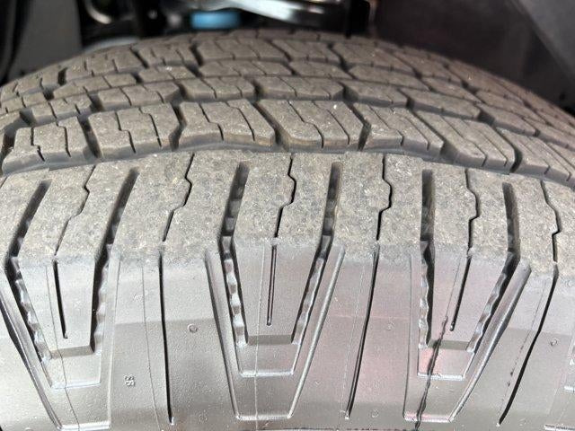 2025 Toyota Tundra 4WD 4WD SR5 CrewMax 5.5' Bed (SE)