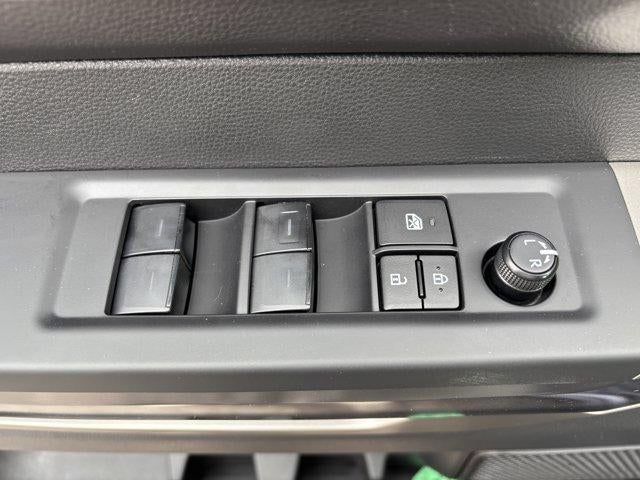 2025 Toyota Tundra 4WD 4WD SR5 CrewMax 5.5' Bed (SE)