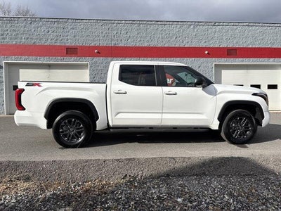 2025 Toyota Tundra 4WD 4WD SR5 CrewMax 5.5' Bed (SE)